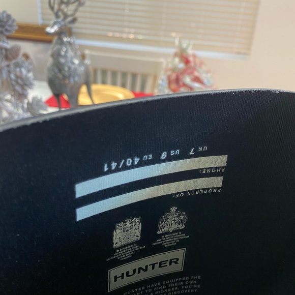 HUNTER tall black Rain boots. - Picture 12 of 13